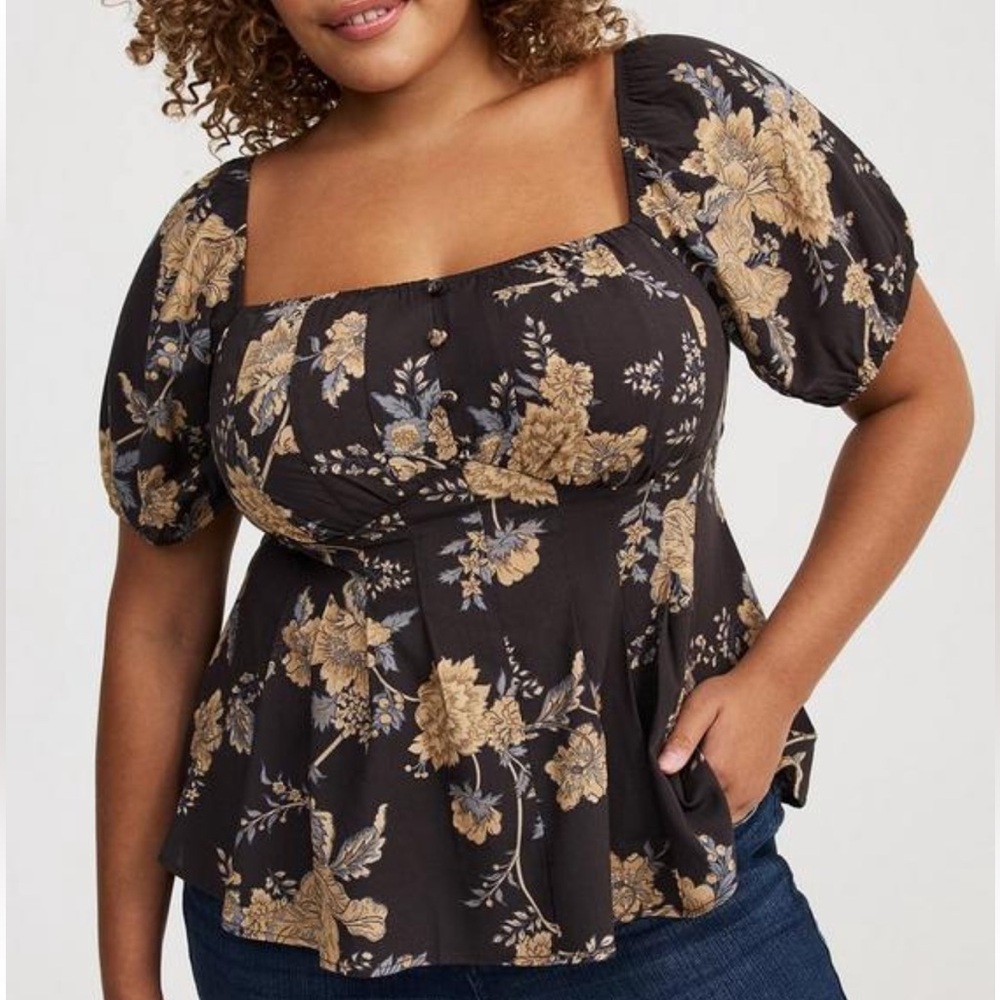 Women’s Plus Size Torrid Dark Grey and Cream Floral Blouse 2X NWT